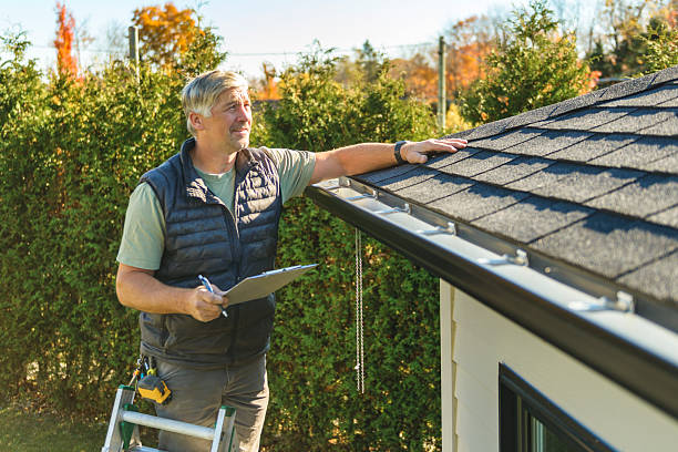 Professional Roof Inspection technician working in Hume, IL